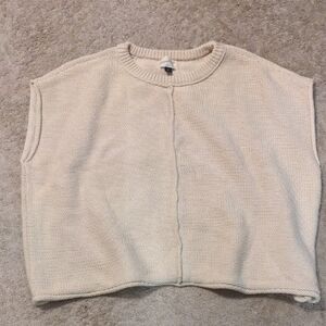 Universal Thread Cream Sleeveless Sweater